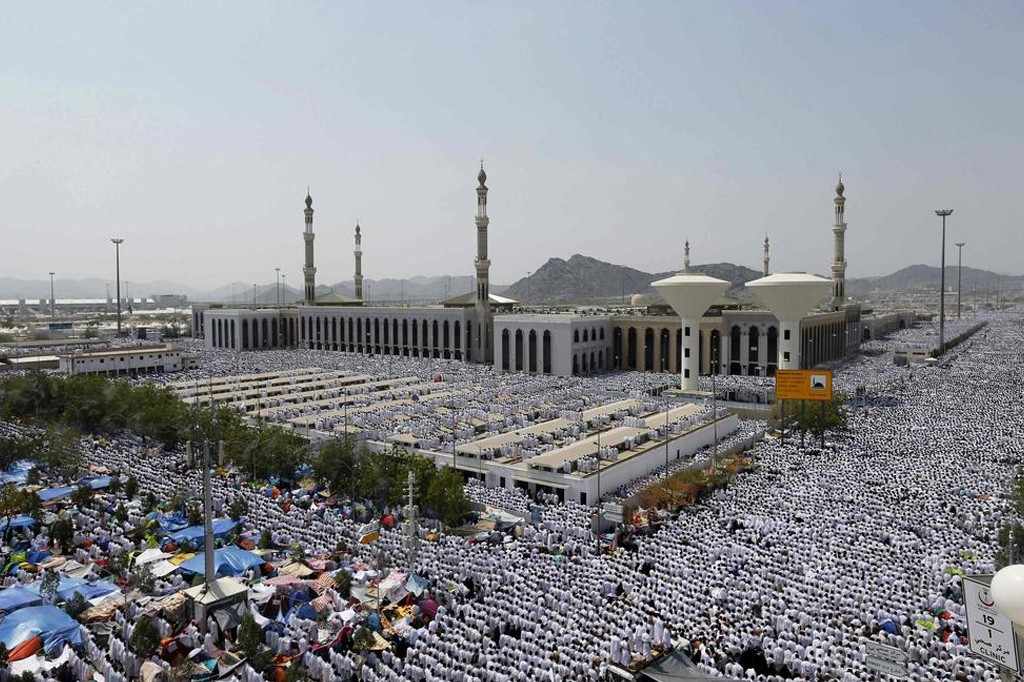 Deluxe Hajj Package Shifting